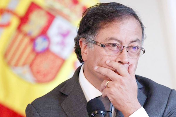 Hallan explosivo cerca de reunión del presidente de Colombia