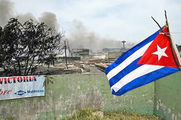 Cuba, entre apagones y beisbol