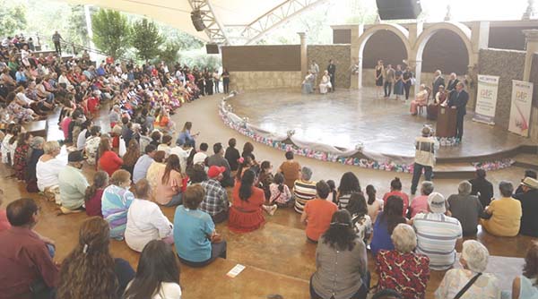 Celebran los Centros de Inclusión Día del Abuelo