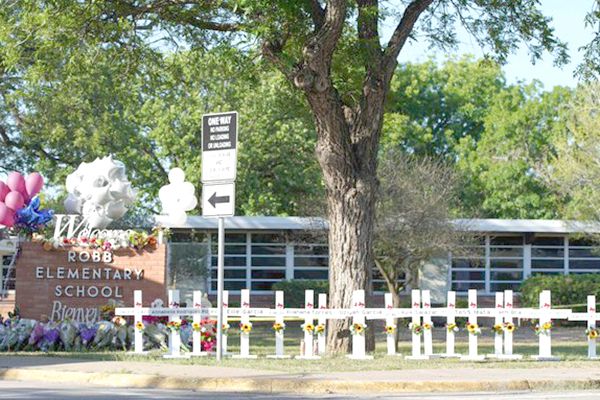 Escuelas en Carolina del Norte almacenarán rifles ante potenciales tiroteos