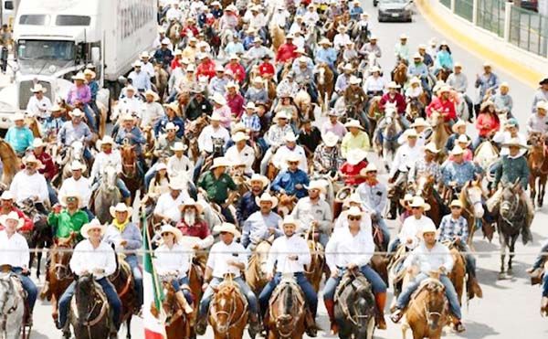 Con éxito realizan la cabalgata 2022