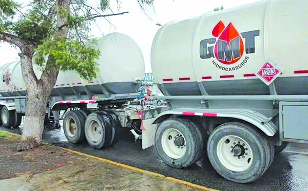 Detienen tráiler con huachicol