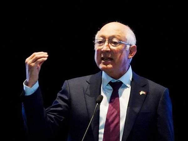 Traficantes cometen uno de los delitos más inhumanos: Ken Salazar