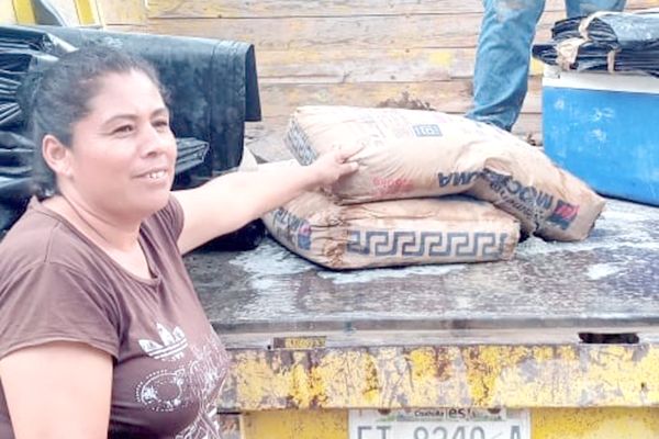 Apoyan a las familias afectadas por lluvias