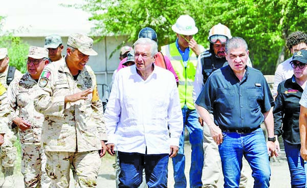 Supervisan AMLO y MARS labor en mina