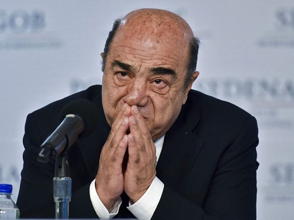 Vinculan a proceso a Murillo Karam