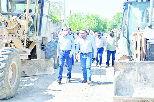 Invierten 413 mil en obra de pavimento