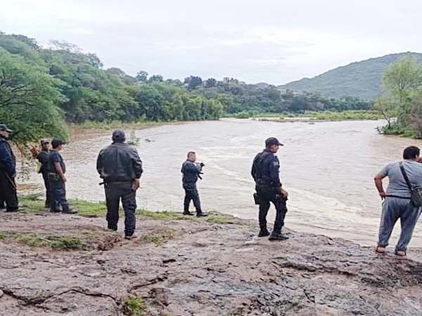 Intentan rescatar a sus animales y terminan ahogados en río de Oaxaca