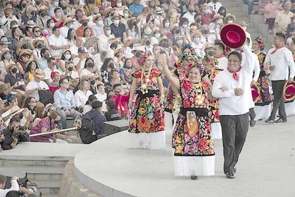 Superó los mil mdp derrama económica por Guelaguetza en Oaxaca