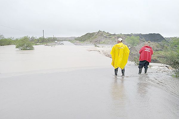 Cierran puente entre Barroterán y La Florida