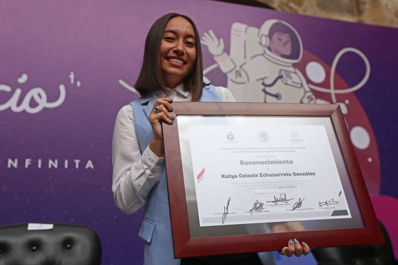 AMLO recibe visita ‘de las estrellas’: Katia Echazarreta lo conoce en Palacio Nacional