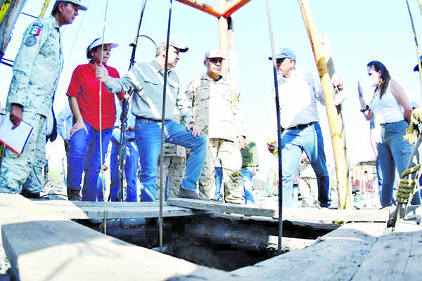 AVANZA RESCATE DE MINEROS EN AGUJITA