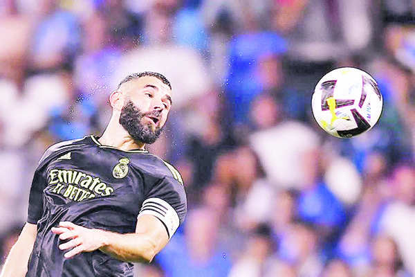 Da doblete de Karim Benzema triunfo al Real Madrid