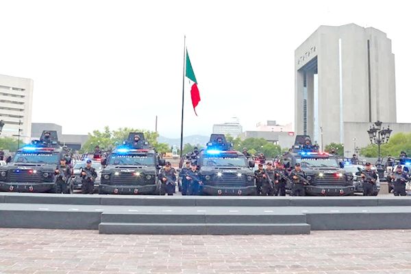 NL entrega patrullas nuevas e incrementa salarios a policías