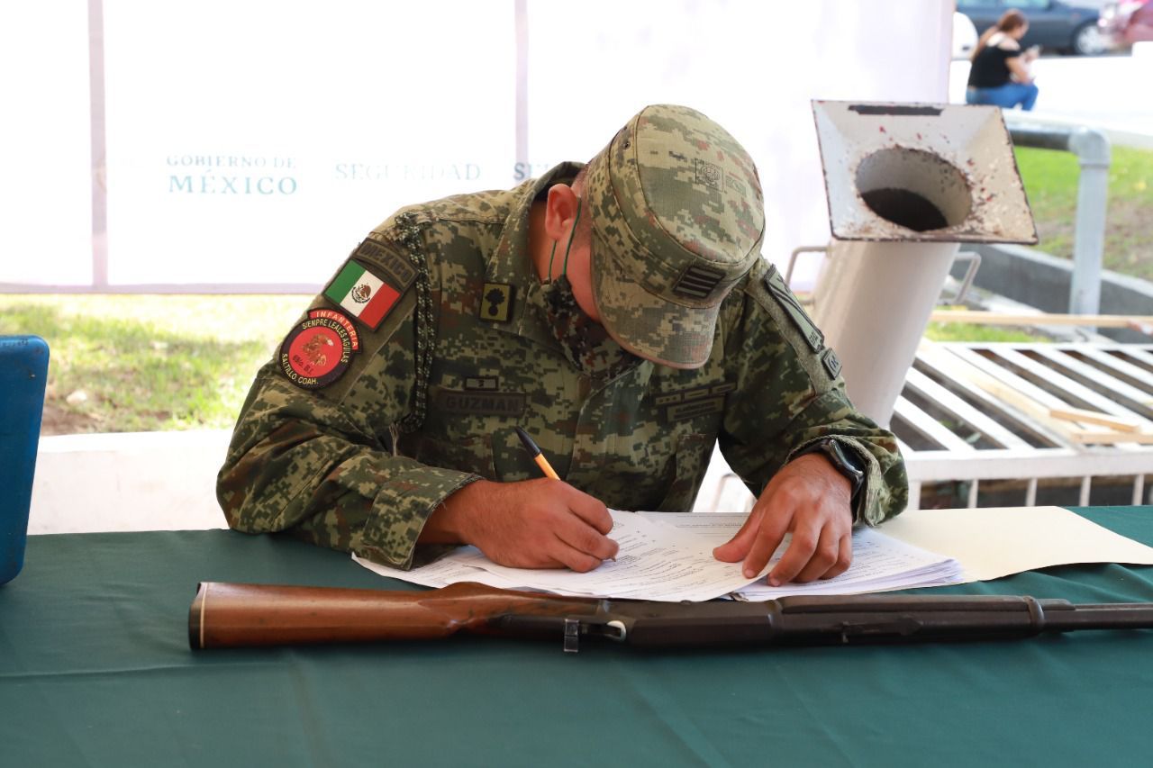 Van 35 armas entregadas en módulo de canje en Saltillo