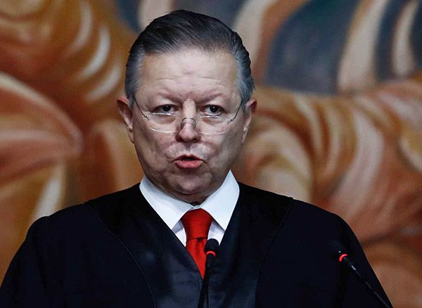 Wallace denuncia ante FGR al ministro Zaldívar por corrupción