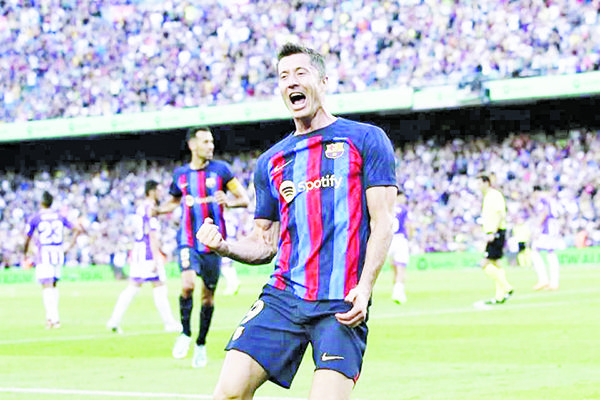 Golea Barcelona con doblete de Lewandowski