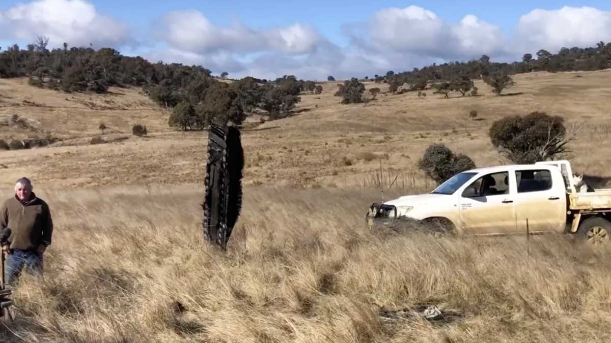 ¡Fuera abajo! Basura espacial sorprendió a granjeros al estrellarse en Australia