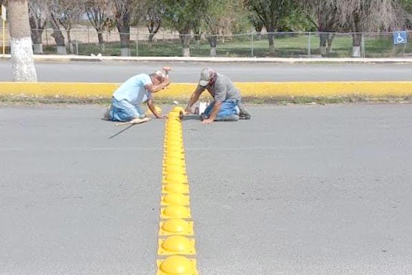 Instalan boyas en distintas vialidades