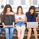 Centennials: cómo es la generación super digital, según la UNAM