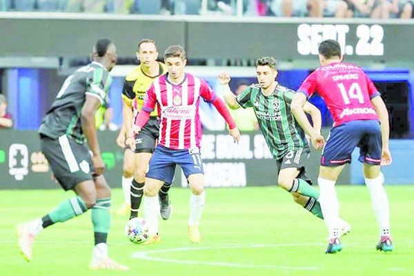 Chivas agrava su crisis con derrota ante el Galaxy
