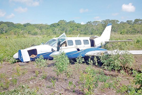 Asegura Sedena aeronave y 460 kg de cocaína en Campeche