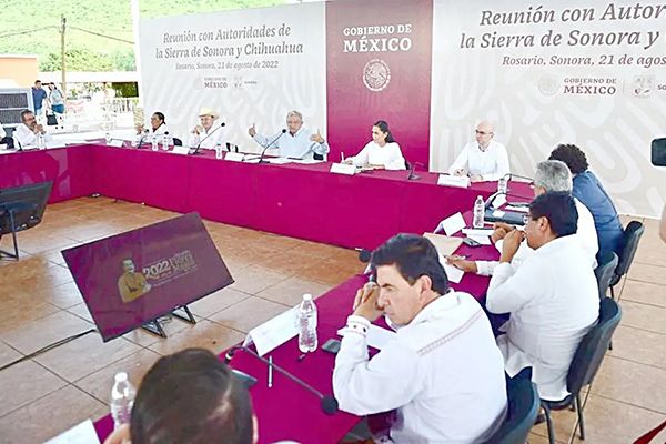 Anuncia López Obrador otra empresa militar
