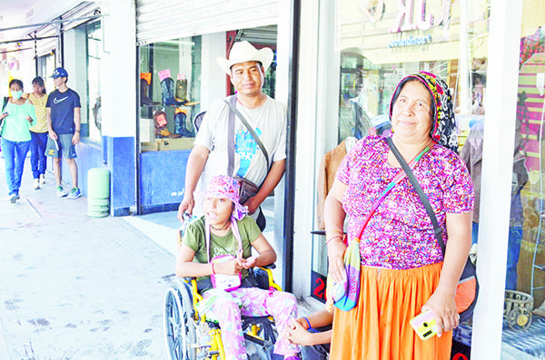Ofrecen artesanos productos de Jalisco