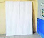 Intentan robar portón a escuela