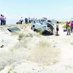 Muere mujer en volcadura