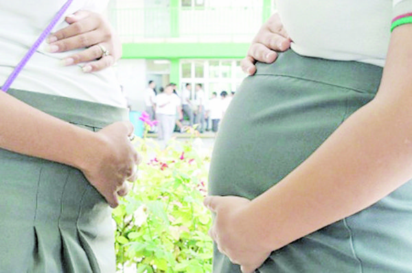 Generan alerta por embarazos precoces