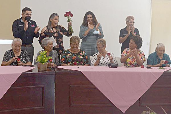Será Ramona Reina del Adulto Mayor