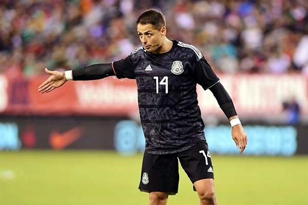 Un incrédulo ‘Chicharito’ reacciona a mención de FIFA