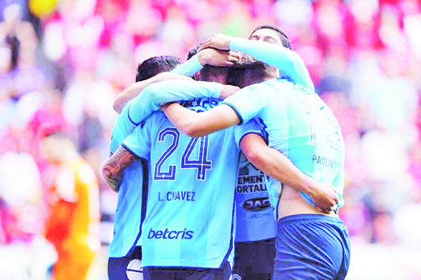 Pachuca hace ver mal al Toluca en el Nemesio Diez