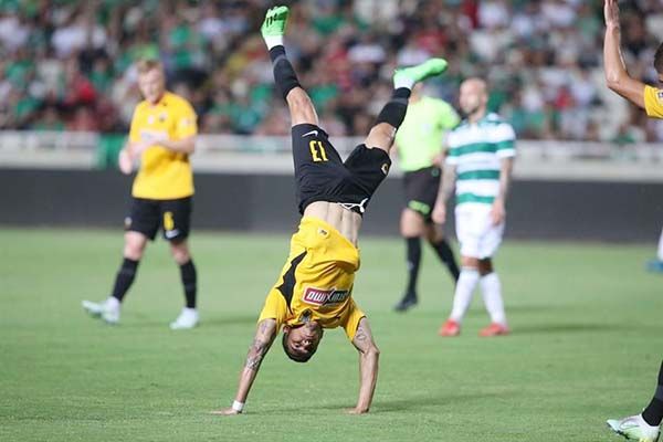 Anota Orbelín Pineda con el AEK Atenas