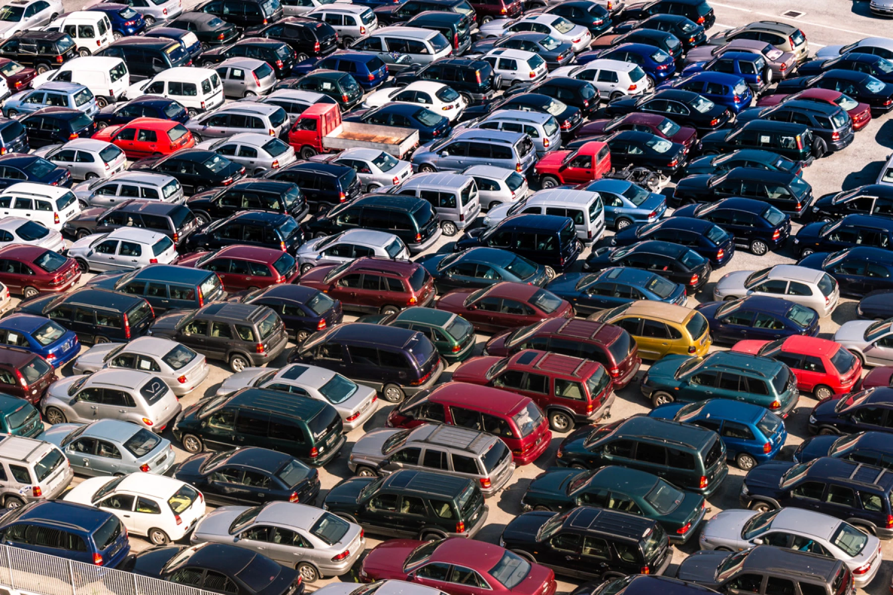 La escasez de autos nuevos y usados favorece la importación de más ‘chocolates’