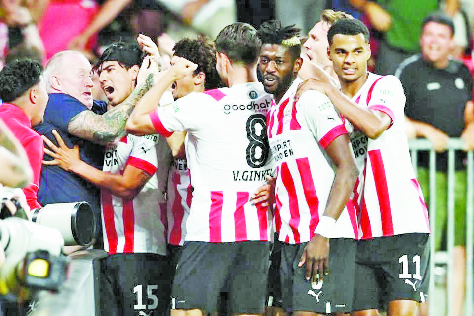 Cooperó Guti en pase del PSV a playoffs de Champions