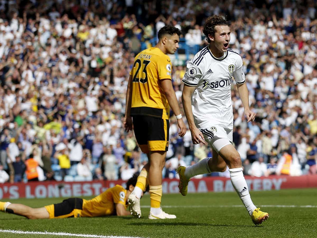 Sin Raúl Jiménez, Wolverhampton tiene un mal estreno