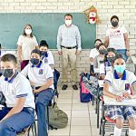 Agradecen alumnos de Telesecundaria por transporte rural