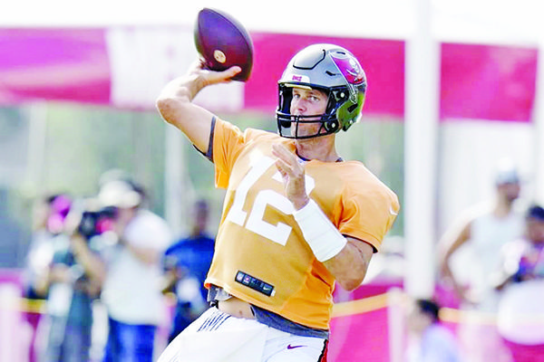 Vuelve Brady a los entrenamientos con Tampa Bay