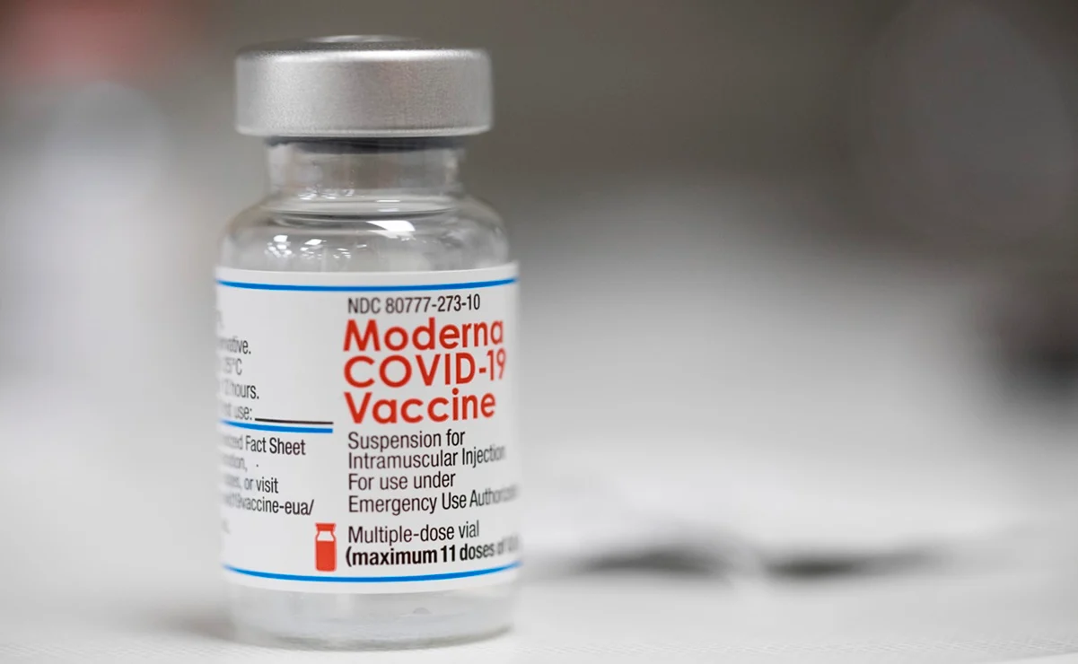 ¿Cómo es la vacuna antiCovid modificada de Moderna que protege contra ómicron?