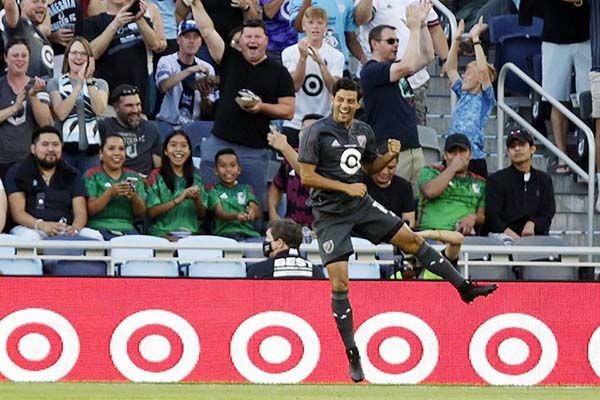 Carlos Vela prefiere no estorbar en el Tricolor