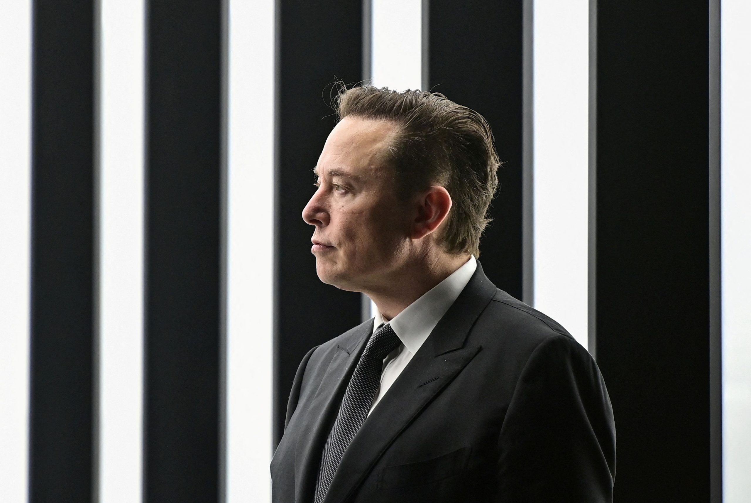 Elon Musk ya no quiere donar satélites a Ucrania para defenderse de Rusia y pide que se los pague Estados Unidos