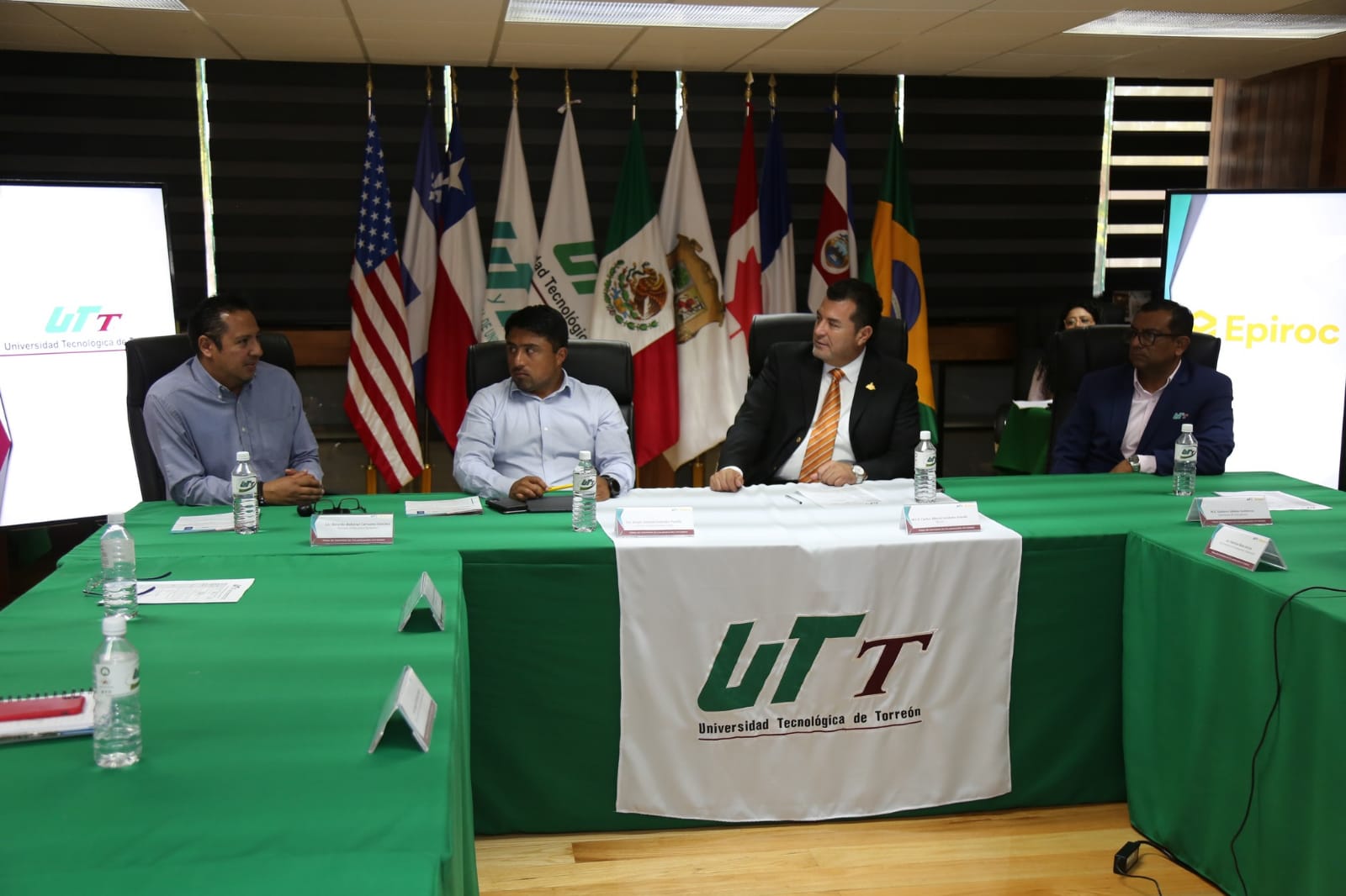 FIRMA UNIVERSIDAD TECNOLÓGICA DE TORREÓN CONVENIO PARA COLOCAR ESTUDIANTES EN LA  MINERA EPIROC
