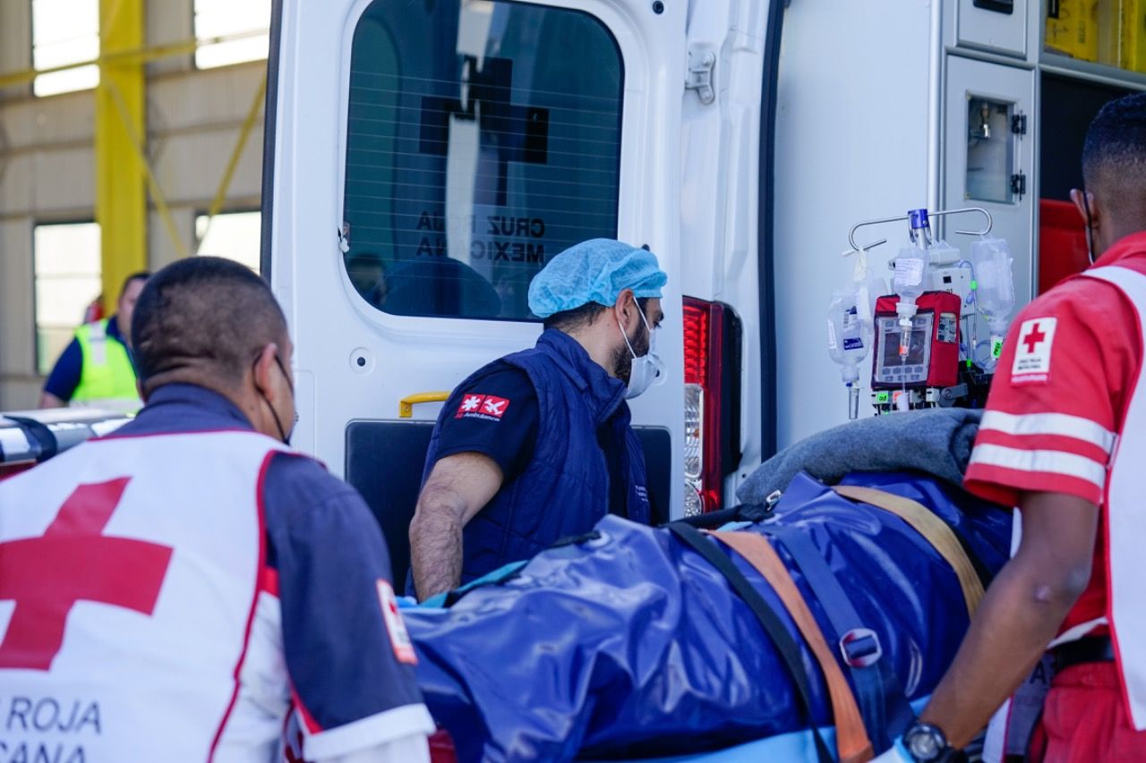 TRASLADAN DIF COAHUILA Y MICHOU Y MAU, DE TORREÓN A GALVESTON, A NIÑO CON QUEMADURAS GRAVES