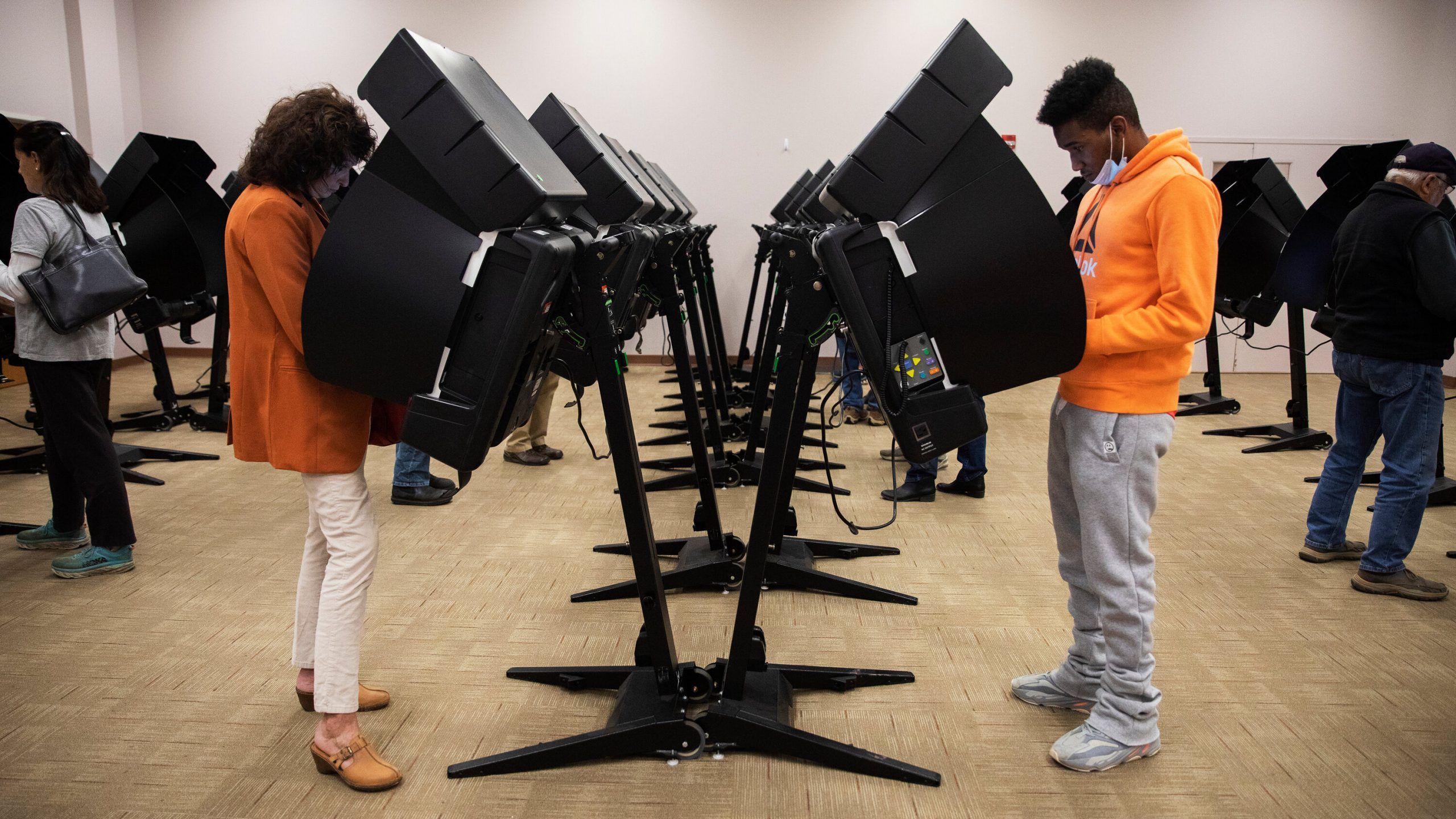 ¿QUÉ HAY QUE SABER SOBRE LAS ELECCIONES DE MEDIO MANDATO EN EU?