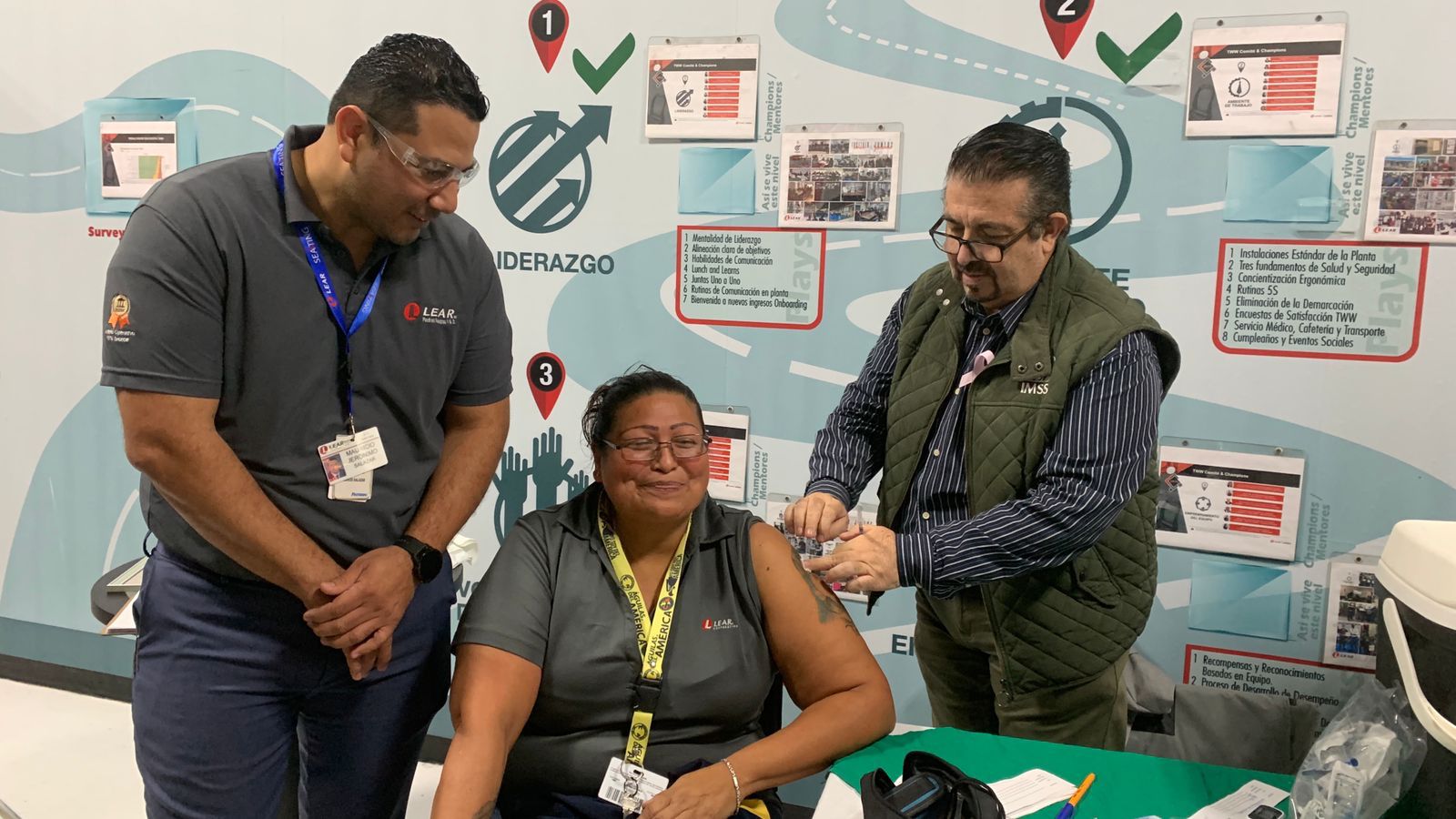 ENTREGA IMSS COAHUILA DISTINTIVO ELSSA A EMPRESA MANUFACTURERA