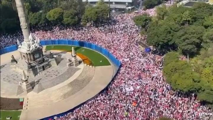 AMLO ADVIRTIÓ DE “FRAUDES ELECTORALES” Y CALCULÓ 60 MIL ASISTENTES A LA MARCHA EN DEFENSA DEL INE