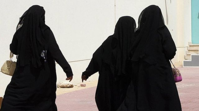 «TENGO MUCHO MIEDO, PERO SÓLO QUIERO QUE LA GENTE SEPA QUE EXISTIMOS»: LA VIDA EN QATAR DE UNA MUJER TRANSGÉNERO