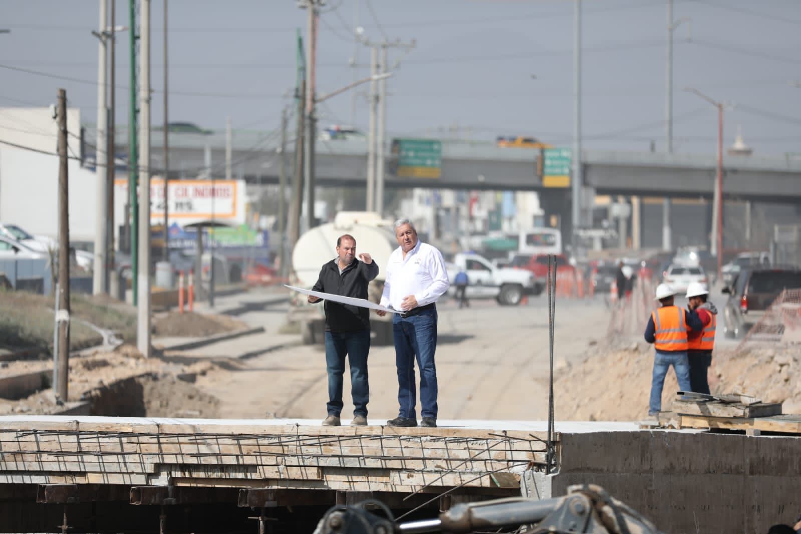 LLEGA CHEMA FRAUSTRO A SU PRIMER INFORME